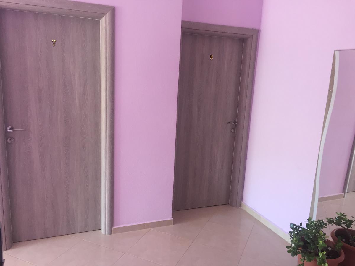 Hotel Vila Ali クサミル エクステリア 写真